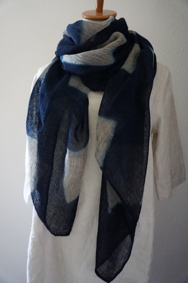 かすりヘンプ（麻とレーヨン）の藍染ストール