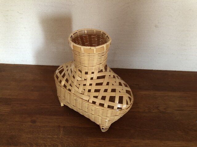 魚籠（ビク）型花籠 | iichi 日々の暮らしを心地よくするハンドメイド