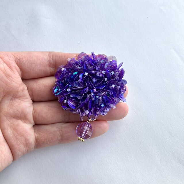 Ajisai 紫陽花カラー 刺繍スパンコールブローチ ※訳ありブローチ 紫色