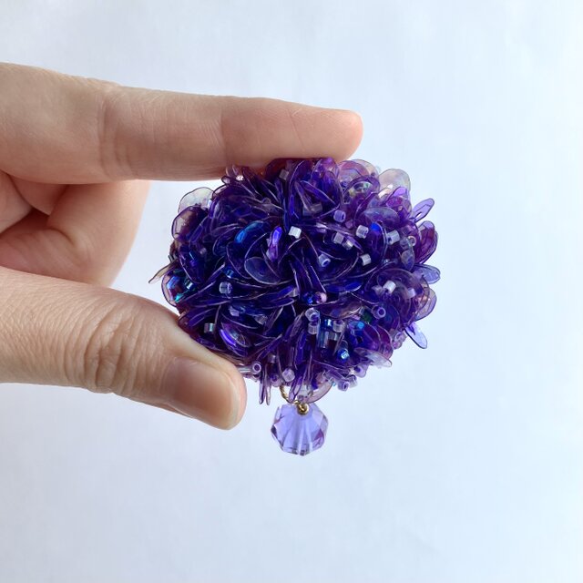 Ajisai 紫陽花カラー 刺繍スパンコールブローチ ※訳ありブローチ 紫色