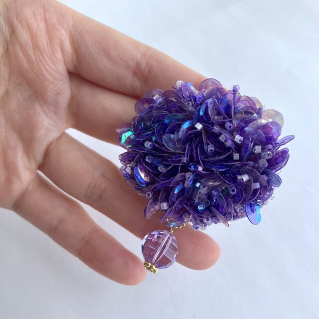 Ajisai 紫陽花カラー 刺繍スパンコールブローチ ※訳ありブローチ 紫色