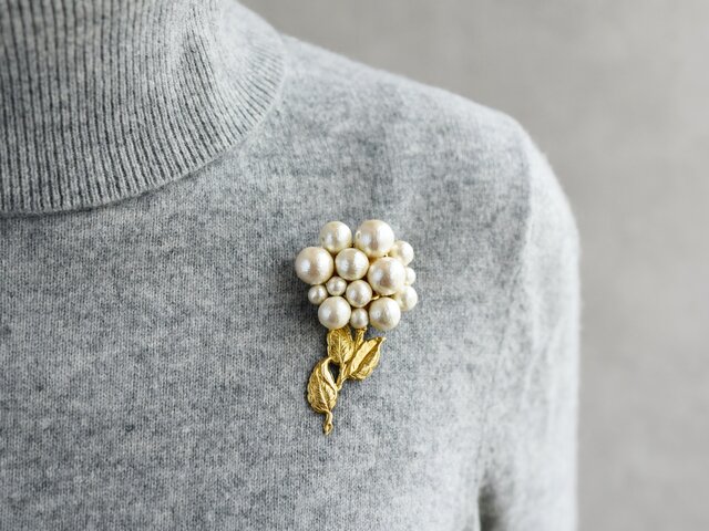 ブローチ】コットンパール 一輪のお花・中 | iichi 日々の暮らしを