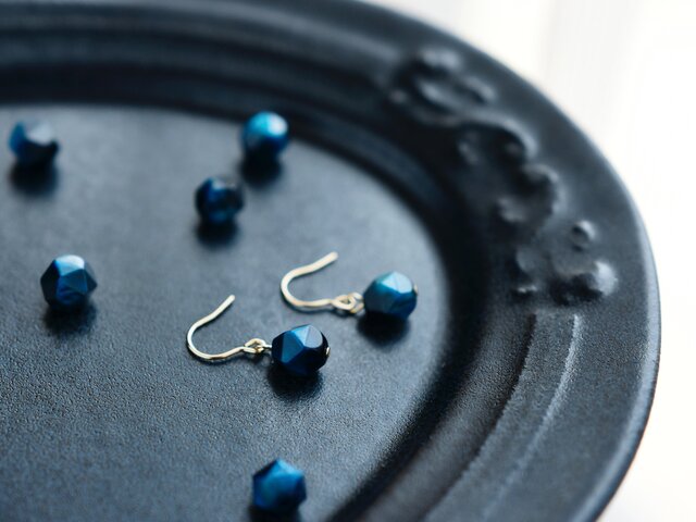 14kgf天然石DOUKUTUピアス 14kgfピアス】青の洞窟の結晶・1粒 | iichi 日々の暮らしを