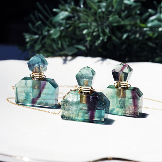 フローライトの香水瓶☆50cmネックレス ～Jewel perfume bottle