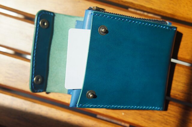 ルガトショルダーのコンパクトウォレット【琉球ブルー】 | iichi 日々