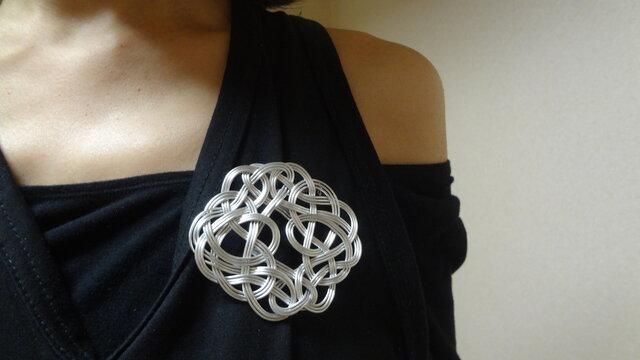 206   水引アクセサリー　ブローチ　松結び　new 010 水引アクセサリー 松結び ブローチ | iichi 日々の暮らしを