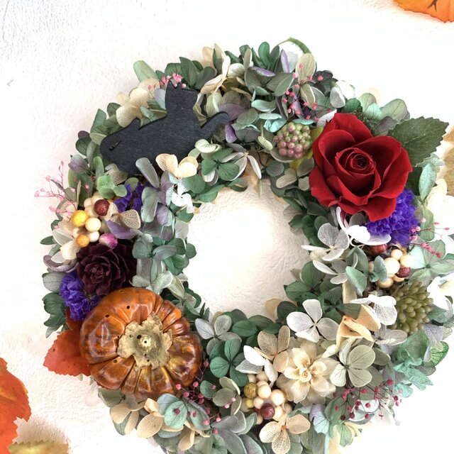 大人可愛い！赤のバラのハロウィンリース | iichi 日々の暮らしを