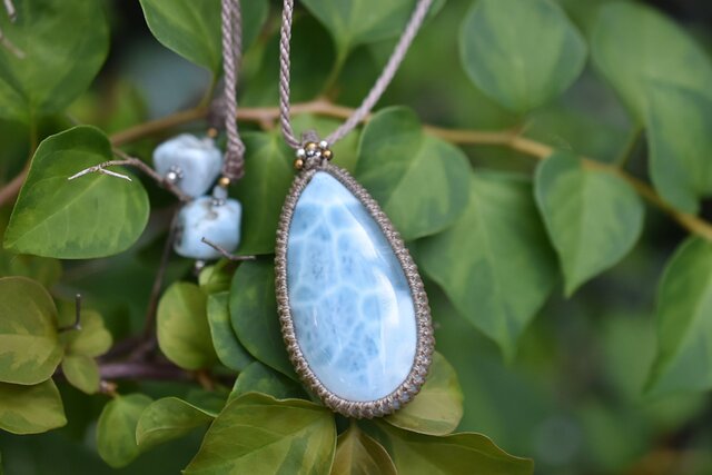 めちゃくちゃ濃い✨️ラリマー 葉型ペンダント マクラメ めちゃくちゃ濃い✨️ラリマー 葉型ペンダント マクラメ