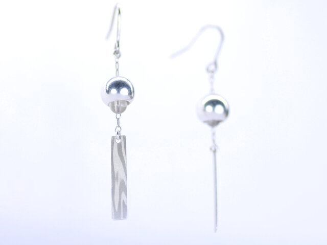 【1132】風鈴形のピアス／イヤリング 風鈴 金魚のピアス/イヤリング | iichi 日々の暮らしを心地よく