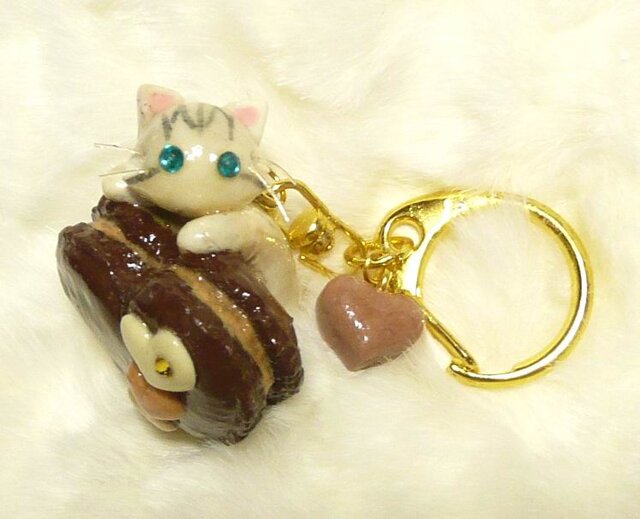 にゃんこのしっぽ○チョコマカロンのキーホルダー① | iichi 日々の