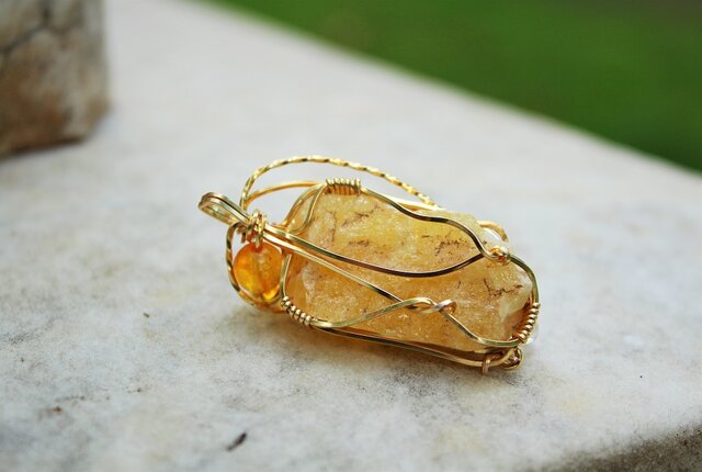 レア☆ピアス☆ダンビュライト・アグニゴールドダンビュライト アグニゴールドダンビュライト 理想に近い現実を引き寄せる、炎の