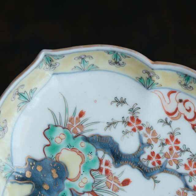 黄色の縁が可愛い◇花と鳥。伊万里 染錦変形皿 色絵 骨董品 antiques