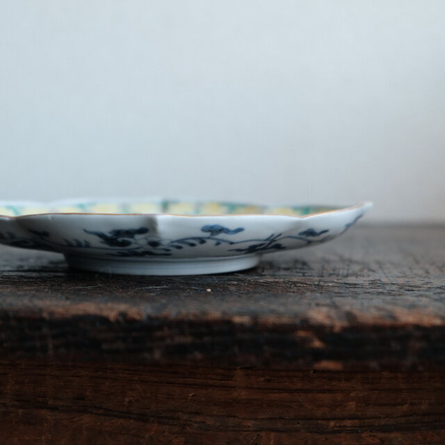 黄色の縁が可愛い◇花と鳥。伊万里 染錦変形皿 色絵 骨董品 antiques