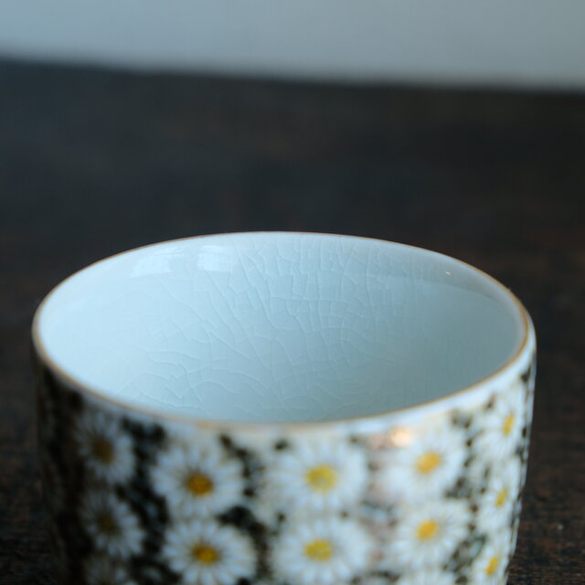 アンティーク九谷焼の大皿　カラフルな菊の絵尽くし アンティーク九谷焼の大皿 カラフルな菊の絵尽くし アンティーク