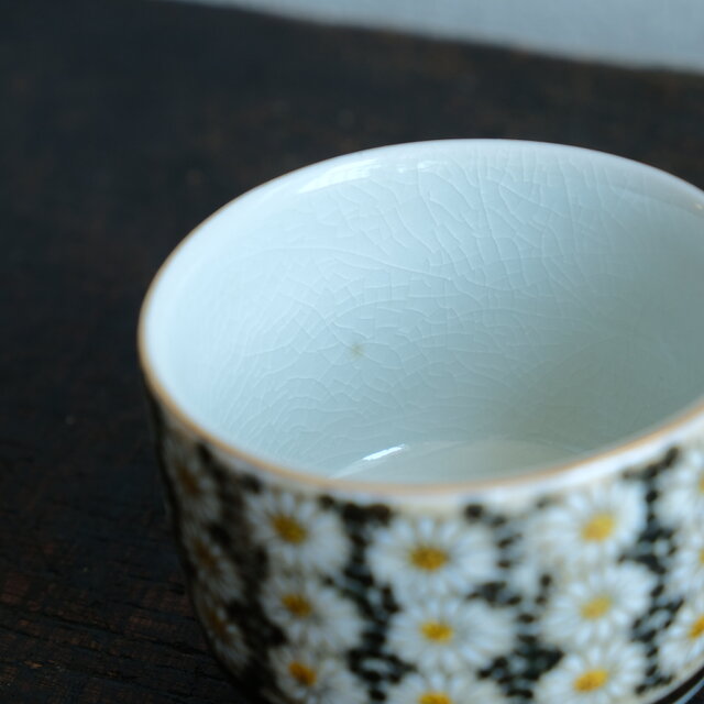 アンティーク九谷焼の大皿　カラフルな菊の絵尽くし アンティーク九谷焼の大皿 カラフルな菊の絵尽くし アンティーク