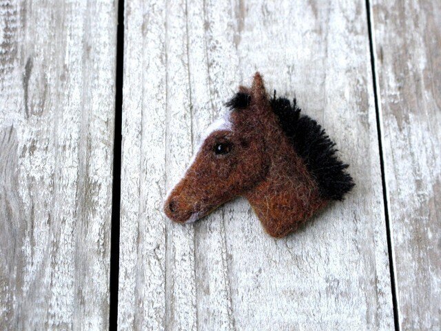 子馬のブローチ ”はじめまして”の画像1枚目