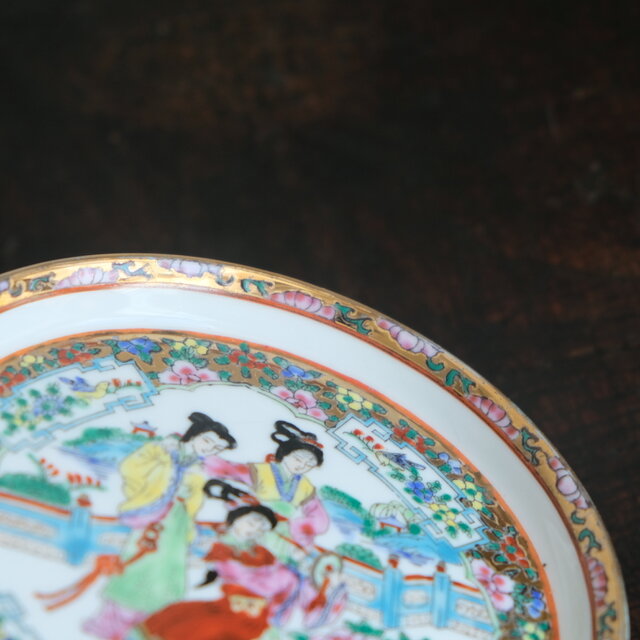 化粧をする天女◇鳥と花尽くし。中国産 色絵金彩中皿プレート 器