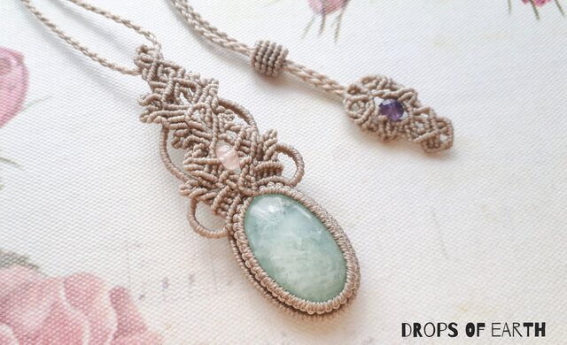 優しいペールグリーン色のアクアマリンのマクラメペンダント | iichi