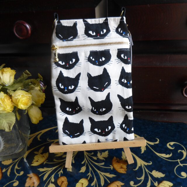 モノトーン黒猫柄のスマホケース（送料無料）