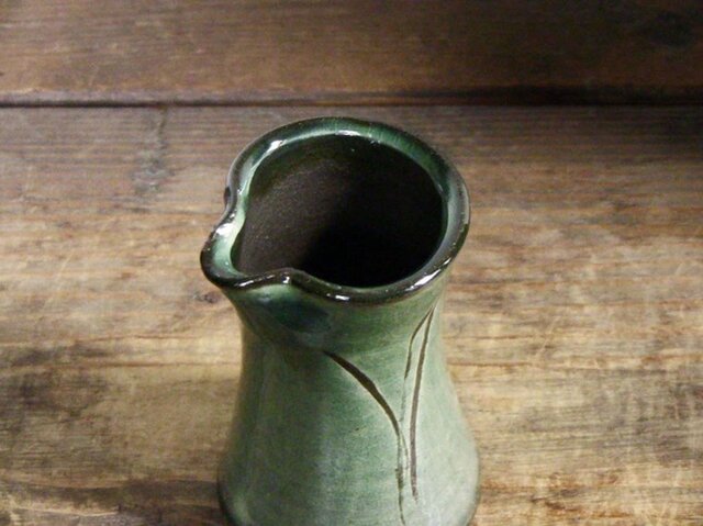 口付花入（織部） | iichi 日々の暮らしを心地よくするハンドメイドや