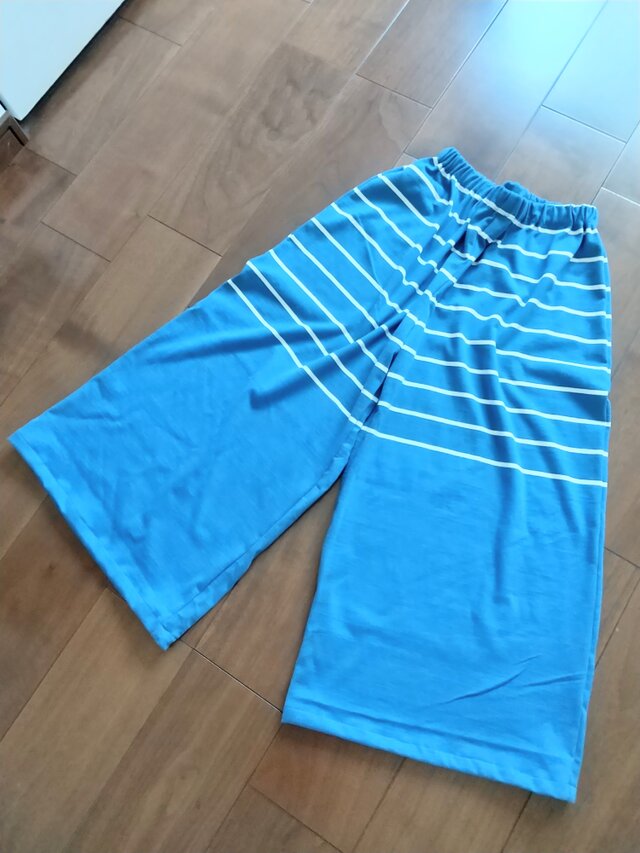 サマーセール！キレイなブルーのランダムボーダーガウチョ