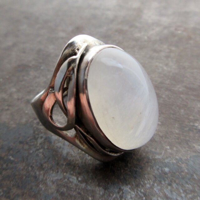 ホワイトラブラドライト シルバーリング | iichi 日々の暮らしを