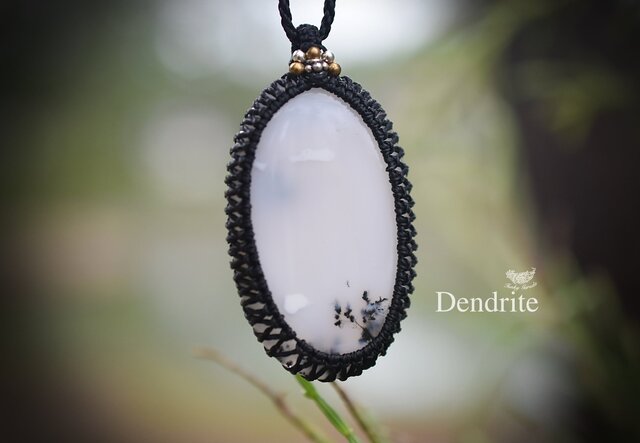 オパールのマクラメネックレス オパールのマクラメ編みネックレス【ヒカリノアメ】 | iichi 日々の