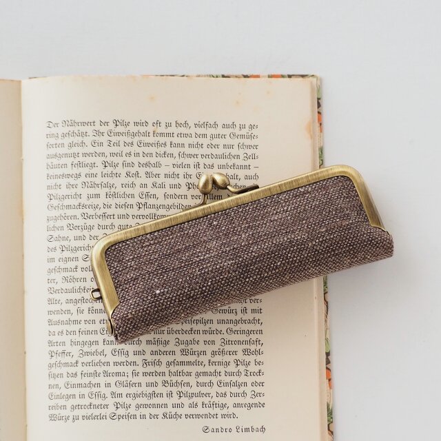 ■手紡ぎ、手織りシルク・ウールのがま口印鑑ケース 【Lサイズ】 / c■ hanko case (L-gmi-c)