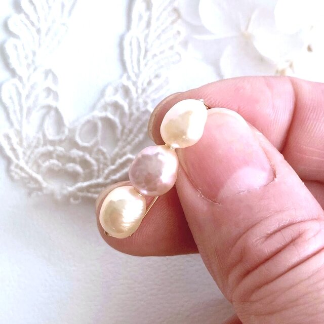 縦長バロック淡水真珠＊フックピアス・ミックスカラー3pcs | iichi