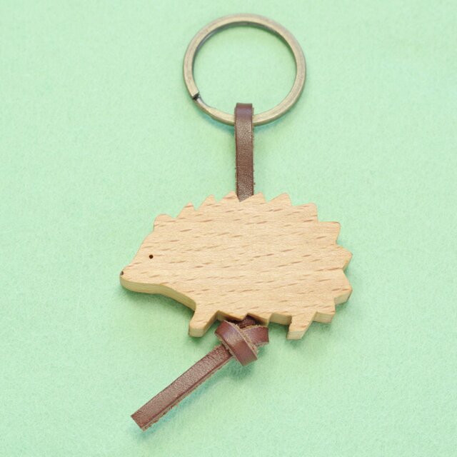 ハリネズミ　木のキーリング