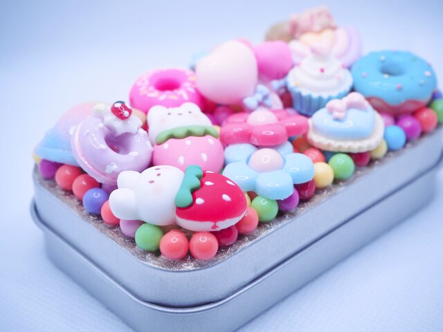 可愛い小物 デコレーション 盛り沢山 小物入れ ケース うさぎ くまさん いちご