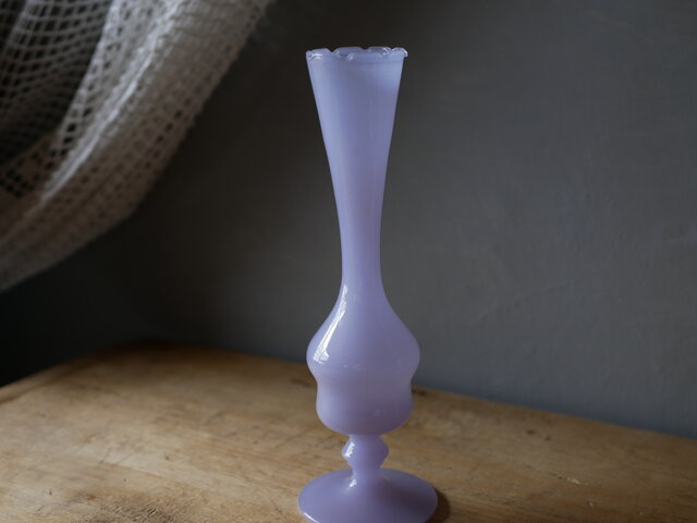 オパリンガラス フラワーベース フランスヴィンテージ ブロカントの