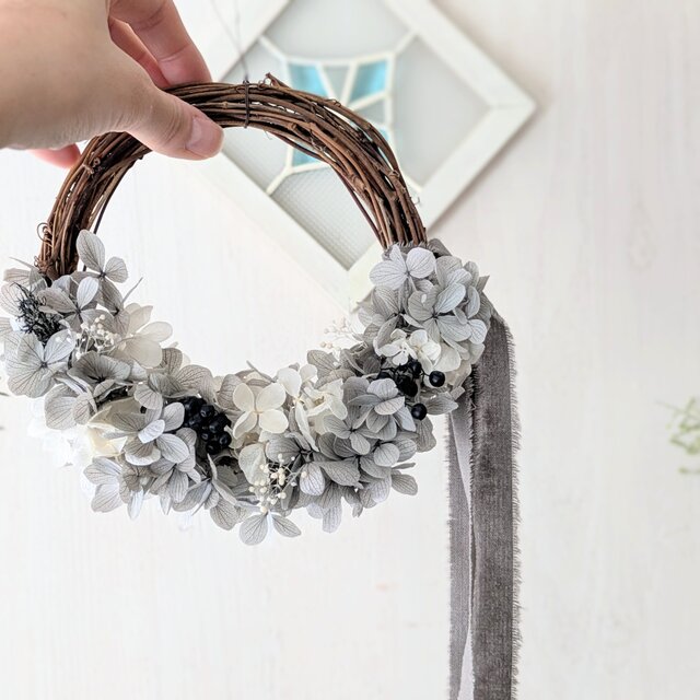 黒パールグレーのハーフリース プリザーブドフラワー | iichi 日々の