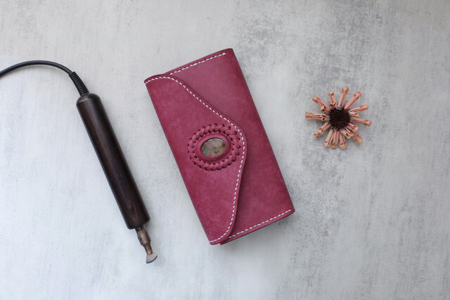 オルガン長財布 使用品 天然石×牛革 大容量 総手縫い ハンドメイド 天然石×革の組み合わせ」長財布 レディース 革 大容量 牛革