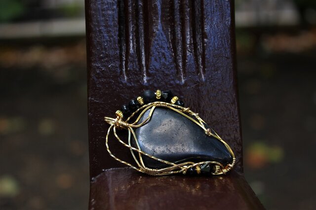 シュンガイト 電磁波から守る不老長寿の石、現代の救世主 | iichi 日々