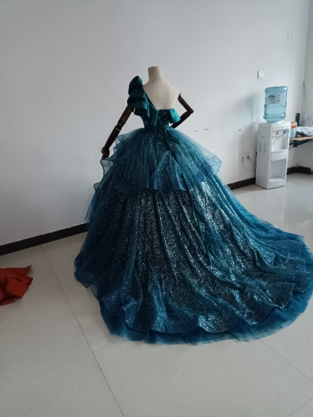 豪華！ブルー Aライン  カラードレス 柔らかく重ねたチュールスカート 花嫁ウェディングドレス