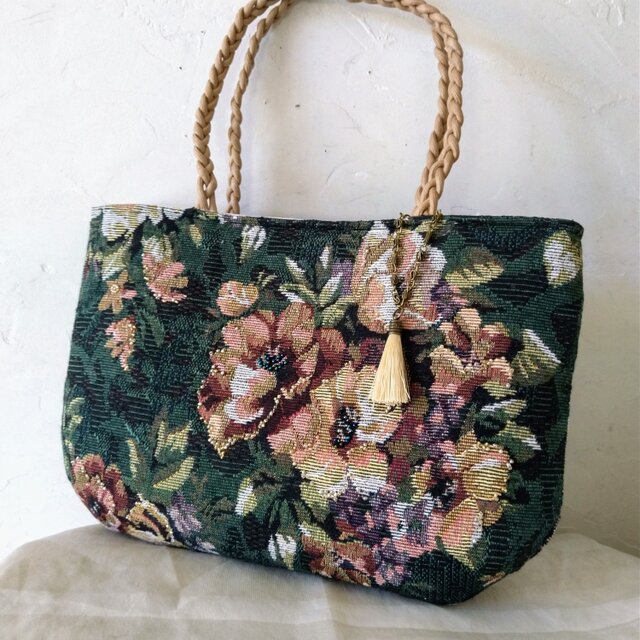 ゴブラン織*ビーズ刺繍*トートバッグ*深緑 | iichi 日々の暮らし