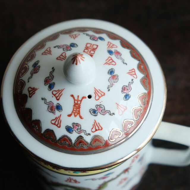 チャイナレトロで可愛い◇中国景徳鎮 赤絵金彩蓋付マグカップ 中華