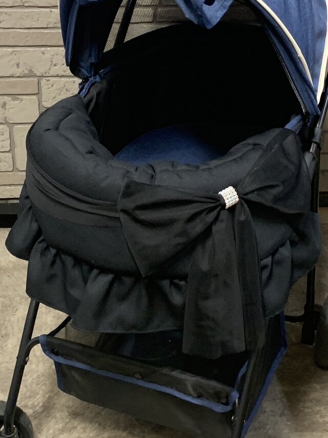 写真映え！グランボウが印象的なノンブルノワール・漆黒のあごのせクッションカバー・キラキララインストーン