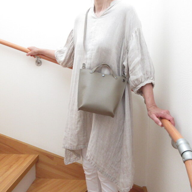 《牛革》新作☆サックっと持てる♪２WAYショルダーバッグ・マイクロシュリンク・ベージュ・0117