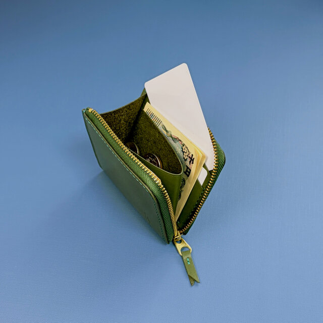 ハンドメイド 本革 オリーブグリーン ミニ財布 本革ちょうどいいお財布 ｜ 手のひらサイズの快適さ | Olive GREEN