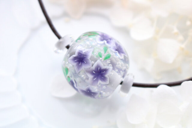 桔梗のとんぼ玉（ガラス玉） | iichi 日々の暮らしを心地よく
