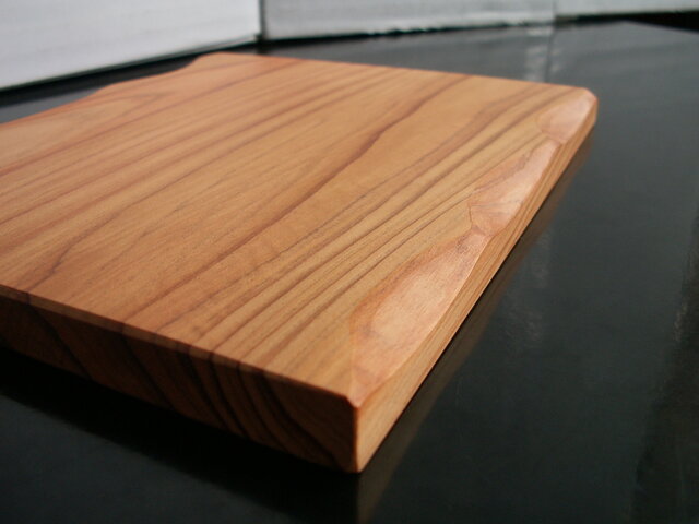 屋久杉　希少　特大寸法の花台・敷台 屋久杉 木目の美しい敷板 一輪挿し 花台 マウスパッド 飾り台 K74