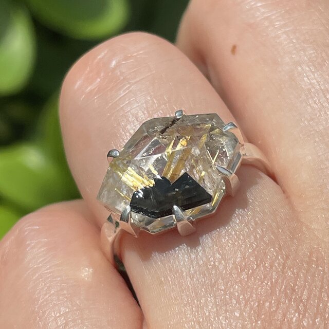 ルチルクォーツ　with  ヘマタイト　変形6角立体カット　シルバーSV925リング