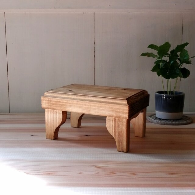 モザイク柄のミニテーブル【ハンドメイド】 DIY】ミカン箱で過ごす父にモザイク天板のミニテーブルをプレゼント