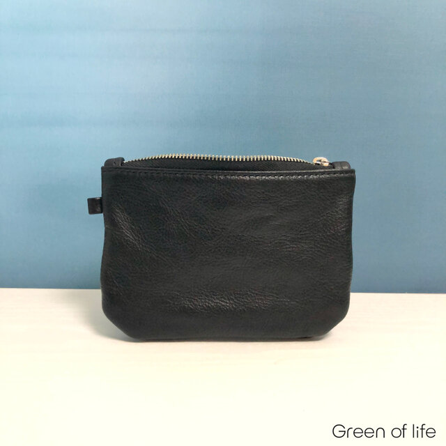 本革の 使うほどに手になじむ スモールポーチ　＊ブラック＊