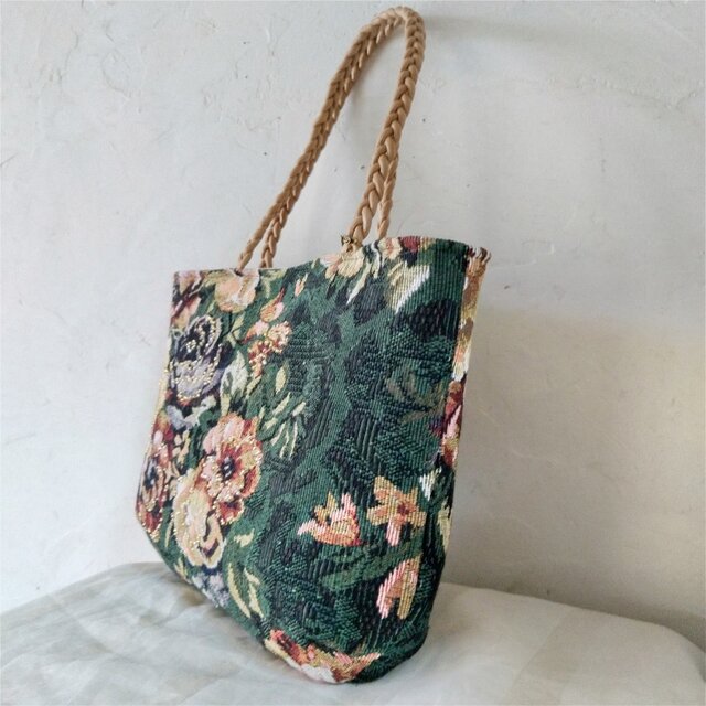 ゴブラン織*ビーズ刺繍*トートバッグ*深緑 | iichi 日々の暮らしを