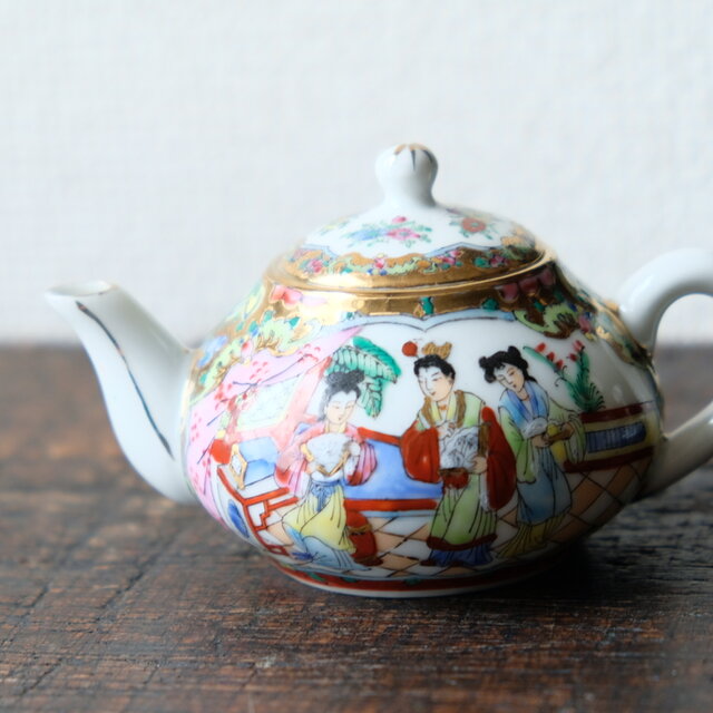 アウトレット品】花と皇女と蝙蝠◇カラフルで可愛い。中国産