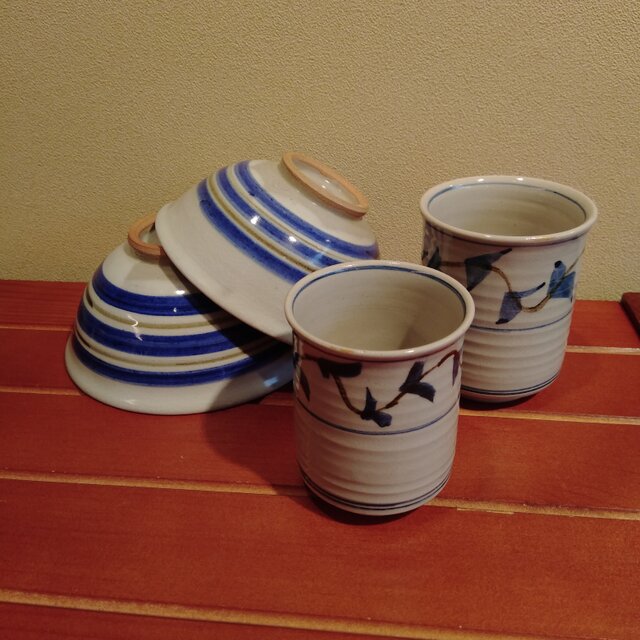 清水焼　縞のお茶碗と草模様のお湯飲み　夫婦茶碗セット