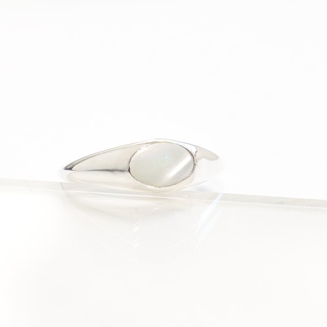 Mother of Pearl Signet RING ‐White‐/ SV925 シグネットリング